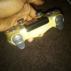 3 PS4 Controllers Perfect Condition, Pickup Only !!!