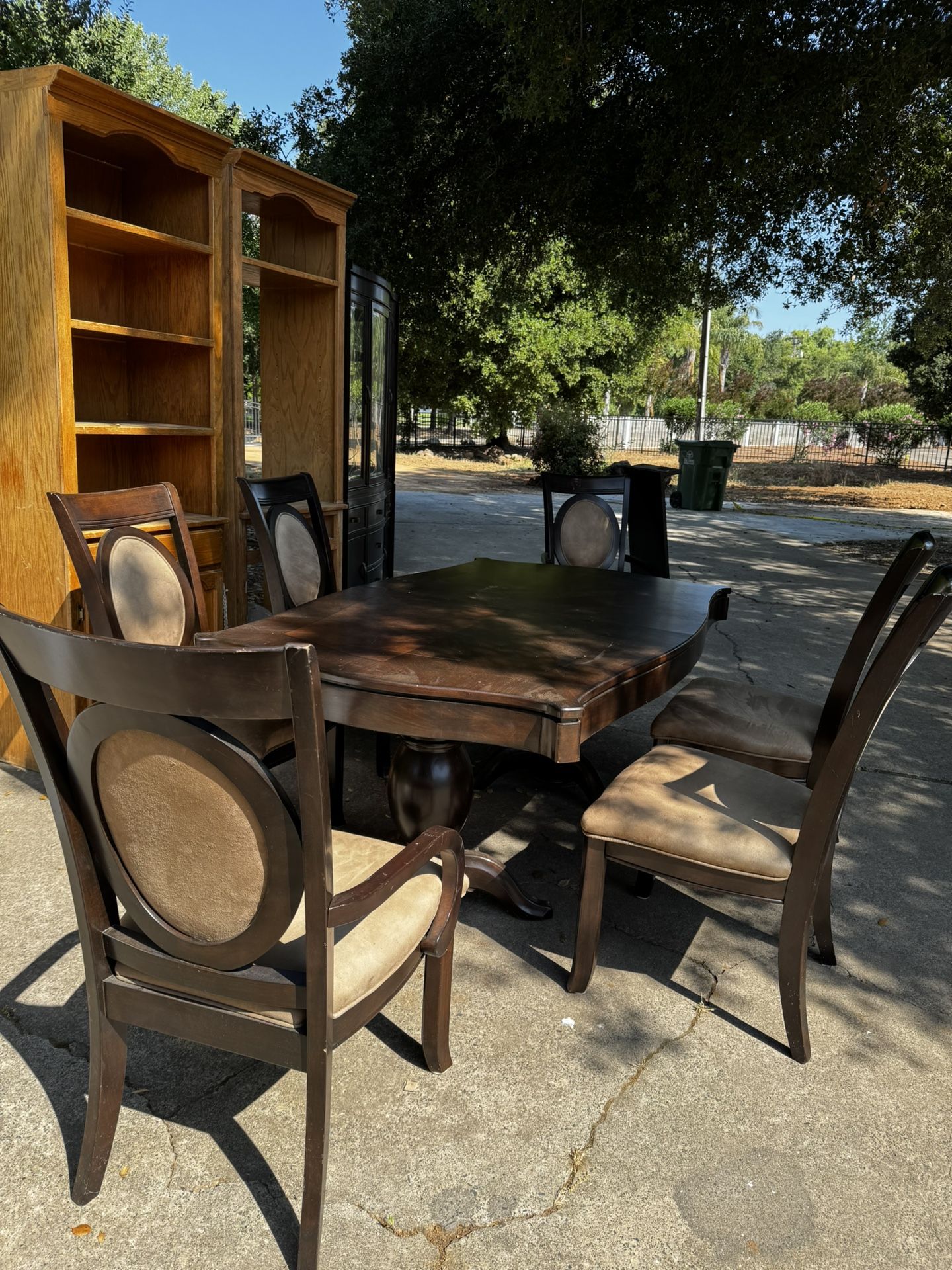 Dining Room Table, 6 Chairs, 1 Leaf