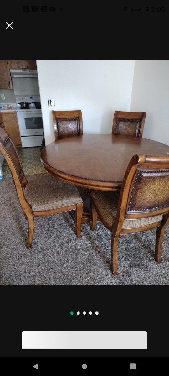 Dining Room Table With Four Chairs In Good Condition Asking $50 Or Best Off For Hospital Today