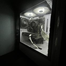 White Gaming PC