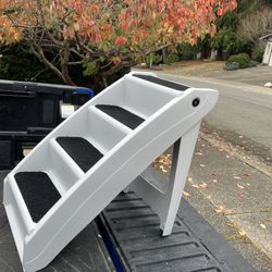 Pet Dog Stairs Steps Step Lightweight Folding Hard Plastic Stairs 25” High House Home Couch Bed like New