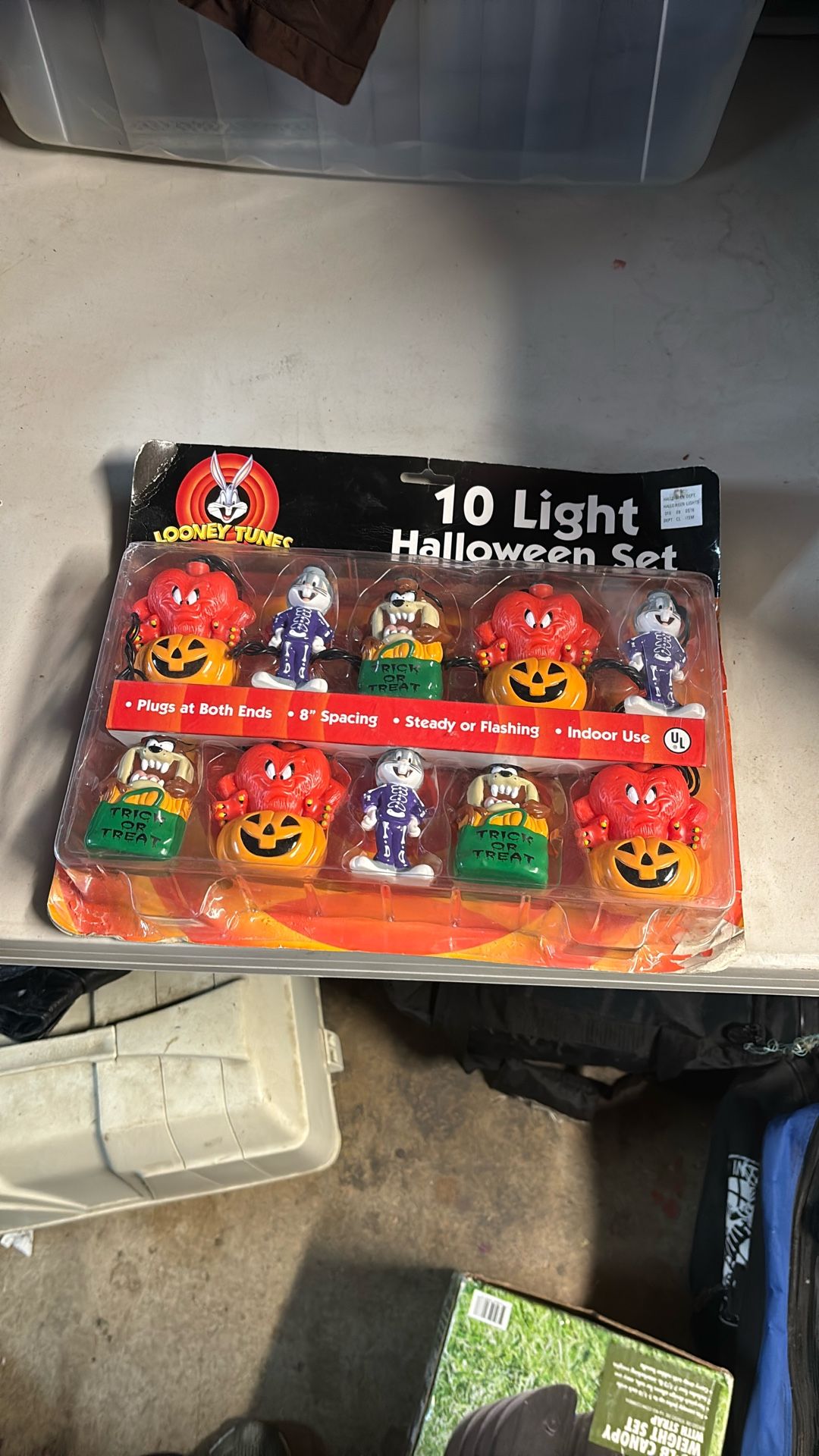 So much shit, Looney Tunes Halloween lights
