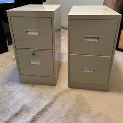 2 Metal File Cabinet 2 Drawer One Have Key One Without Key 