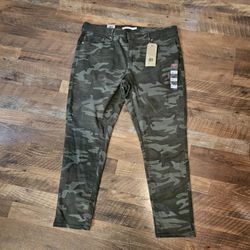 Levi's Camouflage Pants Size 18w