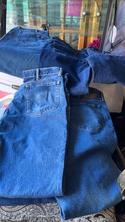 (4) Wrangler Jeans.