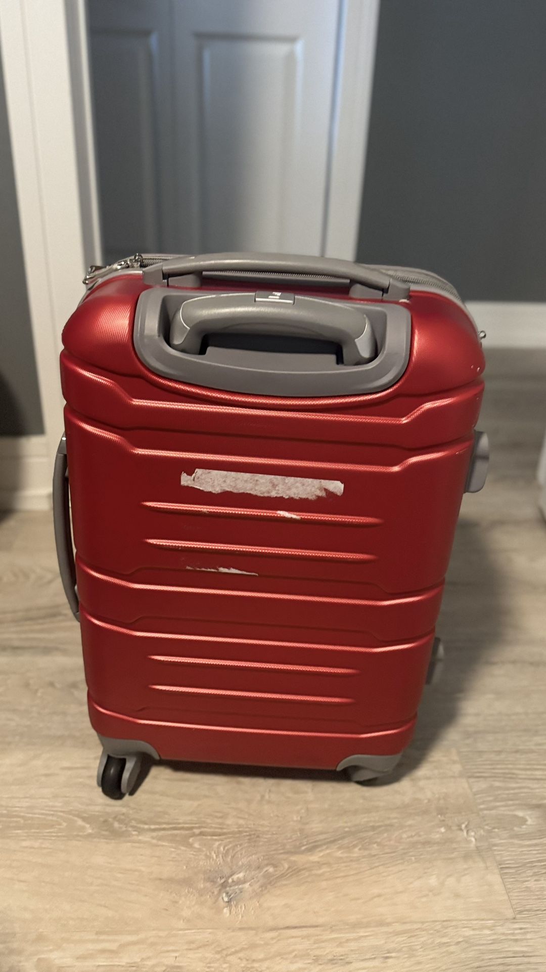 Carry On Hard Shell Luggage Spinner Wheels. 