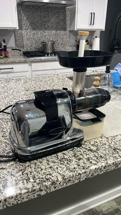Cold Pressed Juicer-Omega 