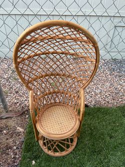 Kids peacock chair $100