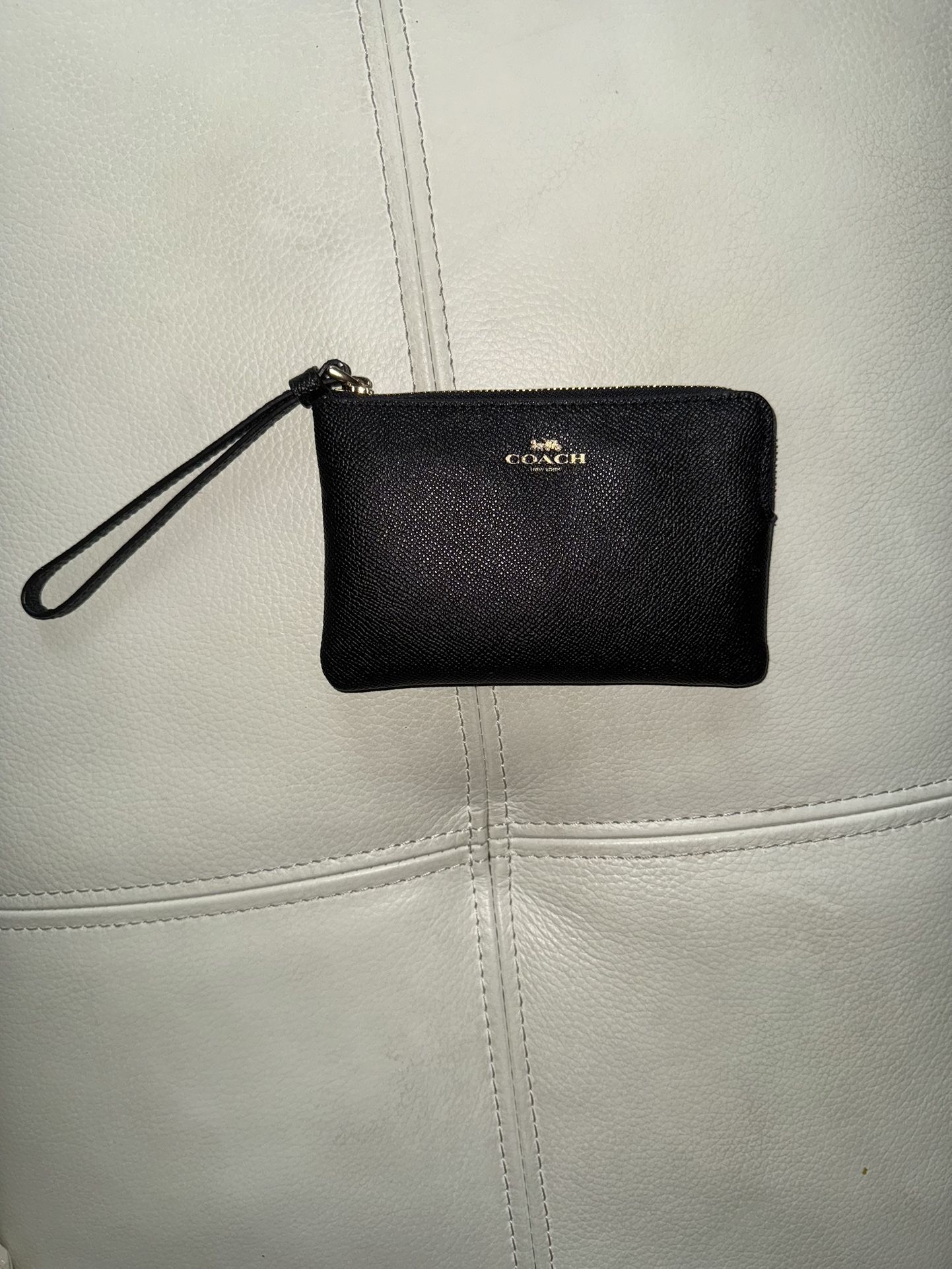 Women’s Coach Wristlet Wallet