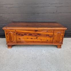 Vintage Lane Cedar Blanket Chest