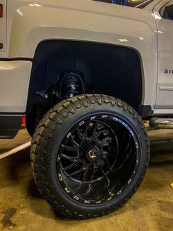 22x14 tis rims 35x14.5 venom power rt