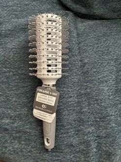 Olivia Garden Ceramic + Ion brush