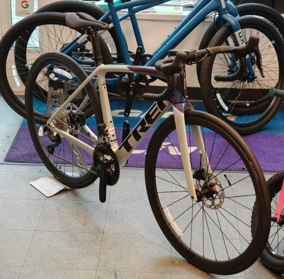 12 Speed Carbon Road Bike Di2 105 MSRP:$5,000
