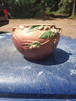 Roseville Snowberry Jardiniere