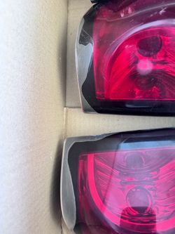 2003-2006 Chevy Silverado OEM Tail lights