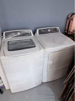 Frigidaire Washer/Dryer Set