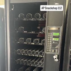 VENDING MACHINE WORKING/FOR PARTS