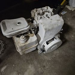 Small Gas Engine ..unknown Brand ..might Be A Briggs And Stratton 