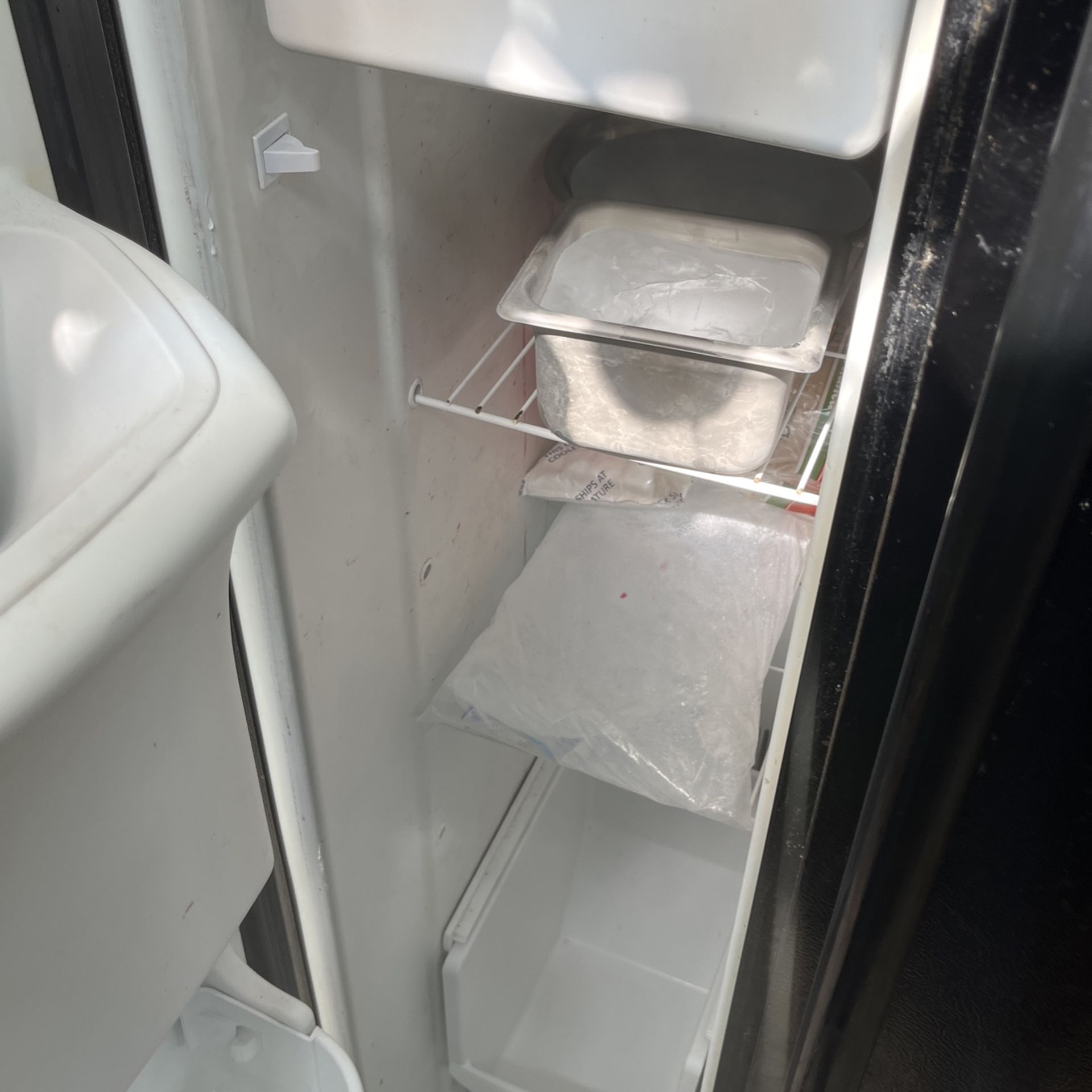 Fridge Frigidaire Model 23 Cubic Feet