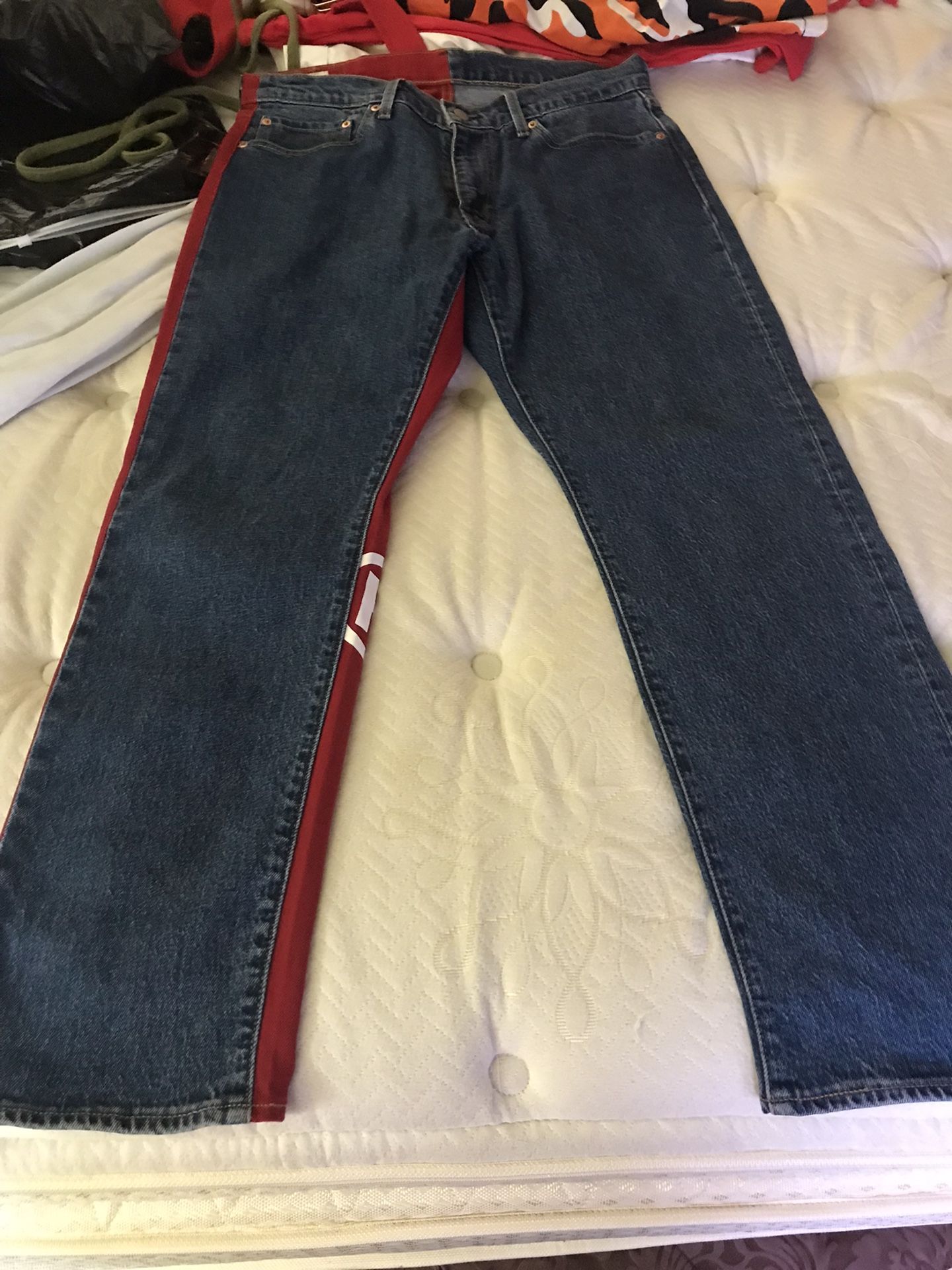 Men Or Young Men All Levi’s  Match Outfit  