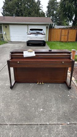 FREE Beautiful up-right wood piano