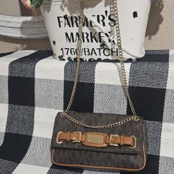 Authentic Michael Kors Crossbody Purse Good Conditions 