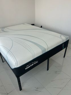 Queen Tempurpedic (medium) less than year old spare room very little use I can deliver   Retail $2,289 Your Price $575  75 extra if you need the base