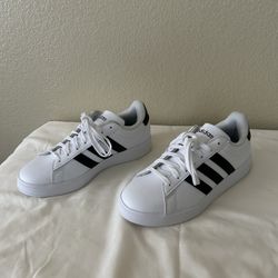 Women’s Adidas Size 8