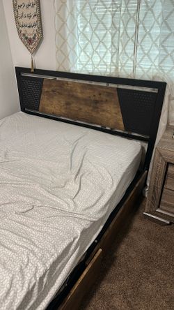 Queen Size Bed 