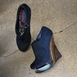 Fredericks of Hollywood Mirrored Wedge Size 7 (run big)