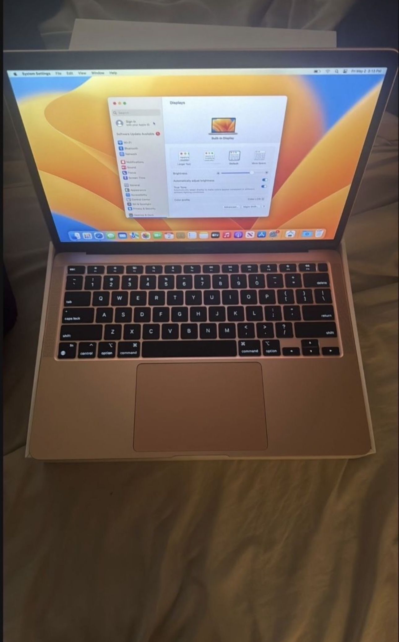 Apple MacBook Air (2020 M1 Chip) Rose Gold 6 Cycle Count Brand New Didn't Use It With Original Box 8ram 256hd 13 Inch