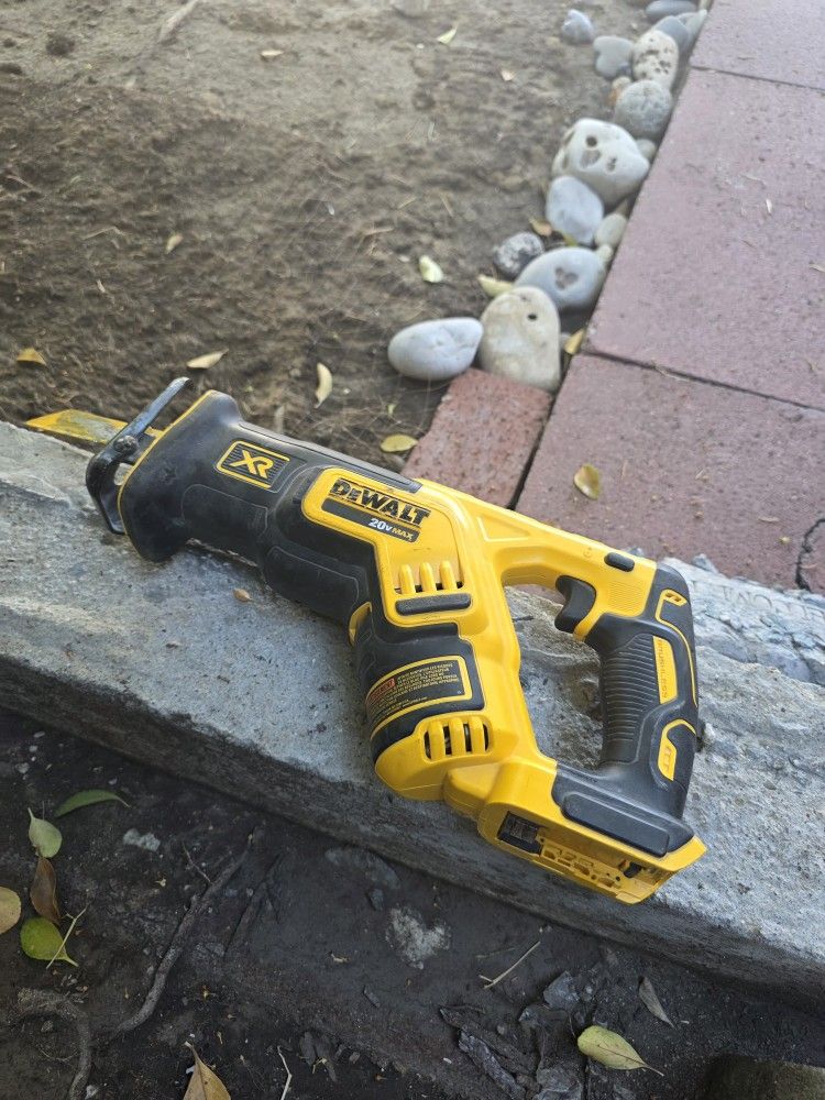 Dewalt Electric Saw