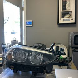 BMW X3 G01 OEM RIGHT PASSENGER HEADLIGHT COMPLETE (1 MODULE) 2017-2021