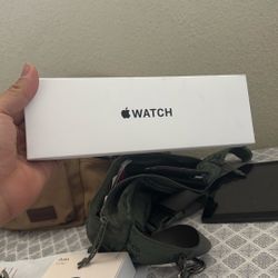 Apple Watch SE 3 GPS + Cellular 40mm Starlight