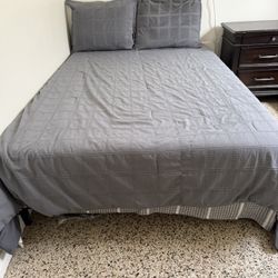 Full Size Bed 
