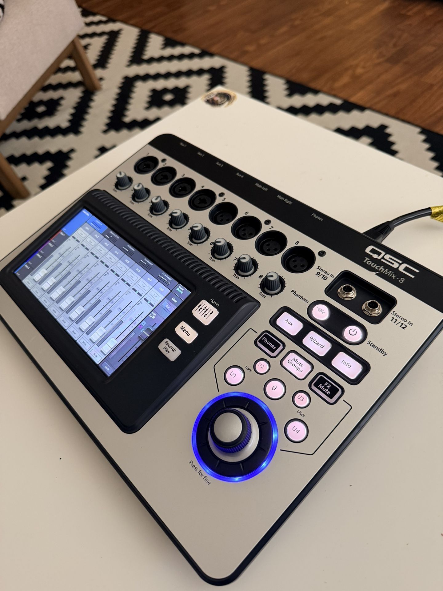 QSC TouchMix-8 – Mezcladora Digital | Usada (Como Nueva)