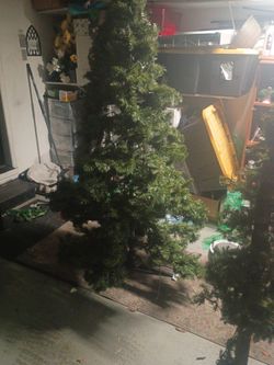 6ft Christmas Tree With Lights Already