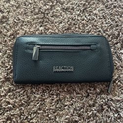 KENNETH COLE WALLET 