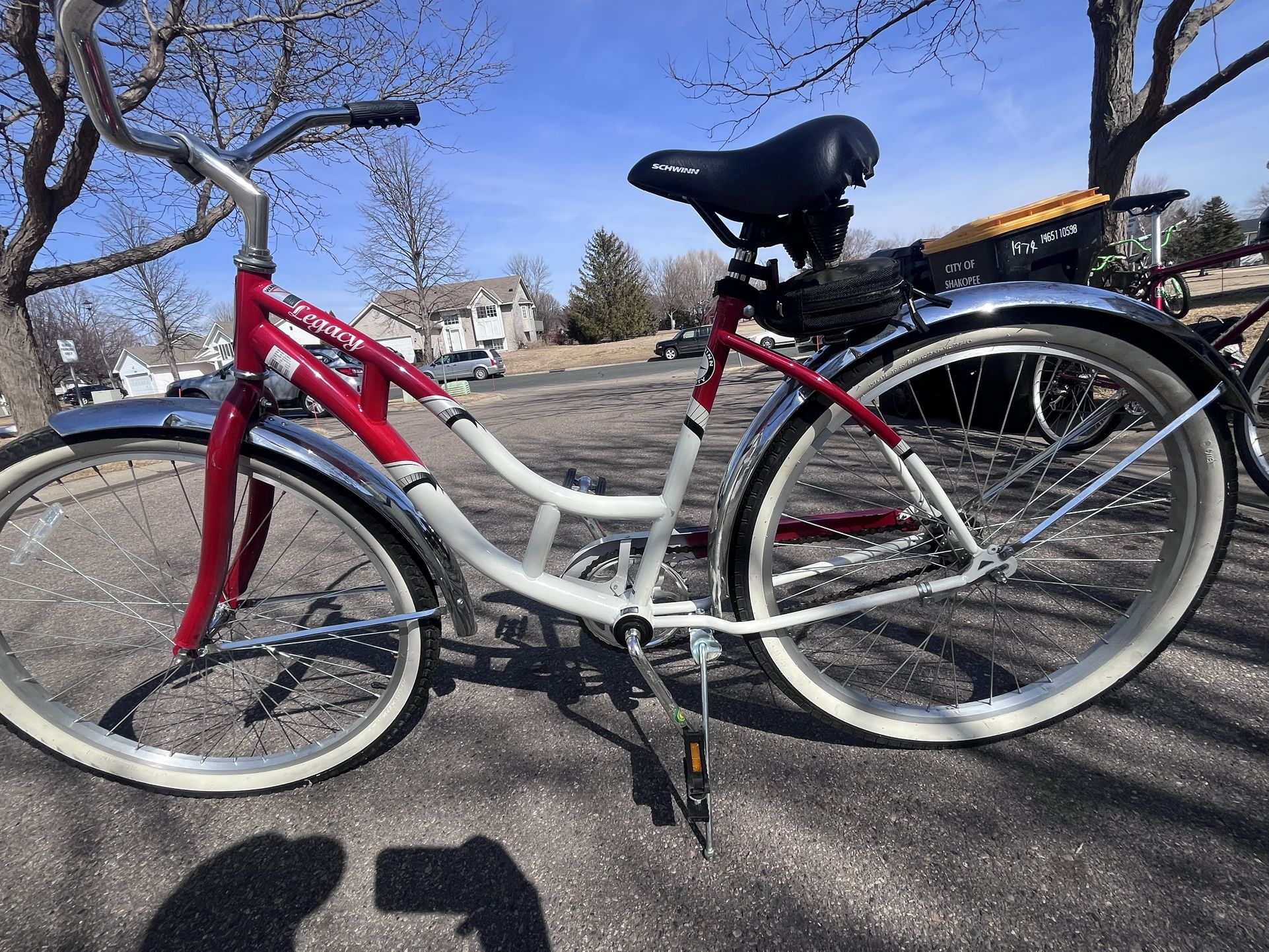 Schwinn Legacy Women's 26 Cruiser Bike