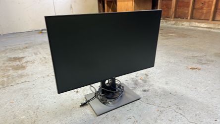 Dell U2717D monitor
