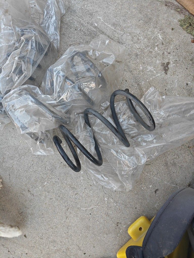 03-06 Corolla Xrs Springs 