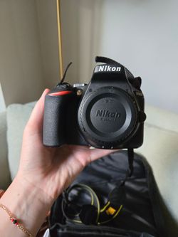 Nikon D5600 Camera and Lens Kit