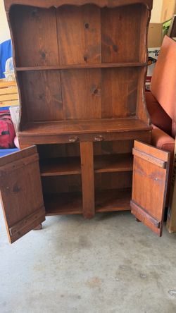 Rustic Solid Pine Wood Hutch / China Cabinet