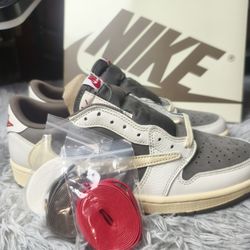 Travis Scott x Air Jordan 1 Low Dark Mocha