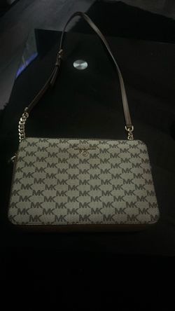Michael kors crossbody purse