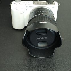Mint Sony ZV E-10 With Sony 15mm F1.4 Lens