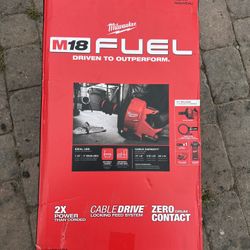 Milwaukee M18 Fuel Drain Snake W/ Cable Drive Locking Feed System Kit