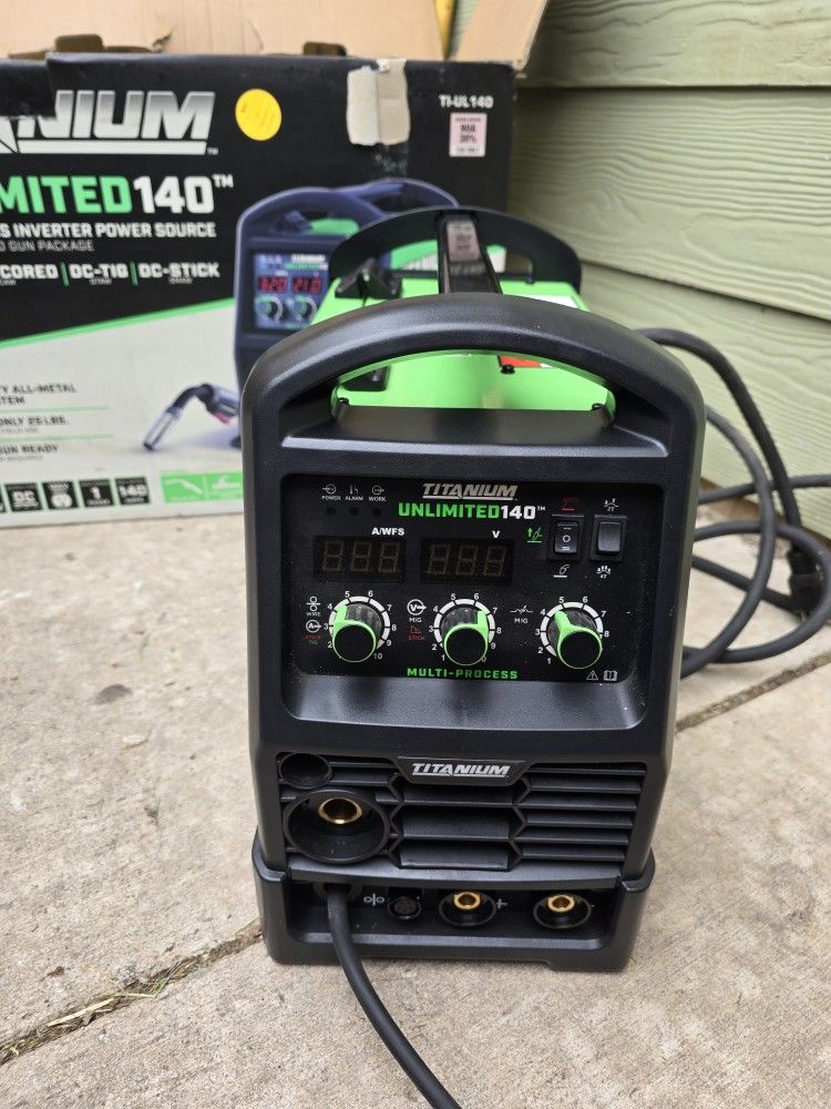 TITANIUM MIG 140 Professional Welder with 120V Input
