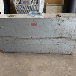Vintage Cantilever Union USA Tool Box