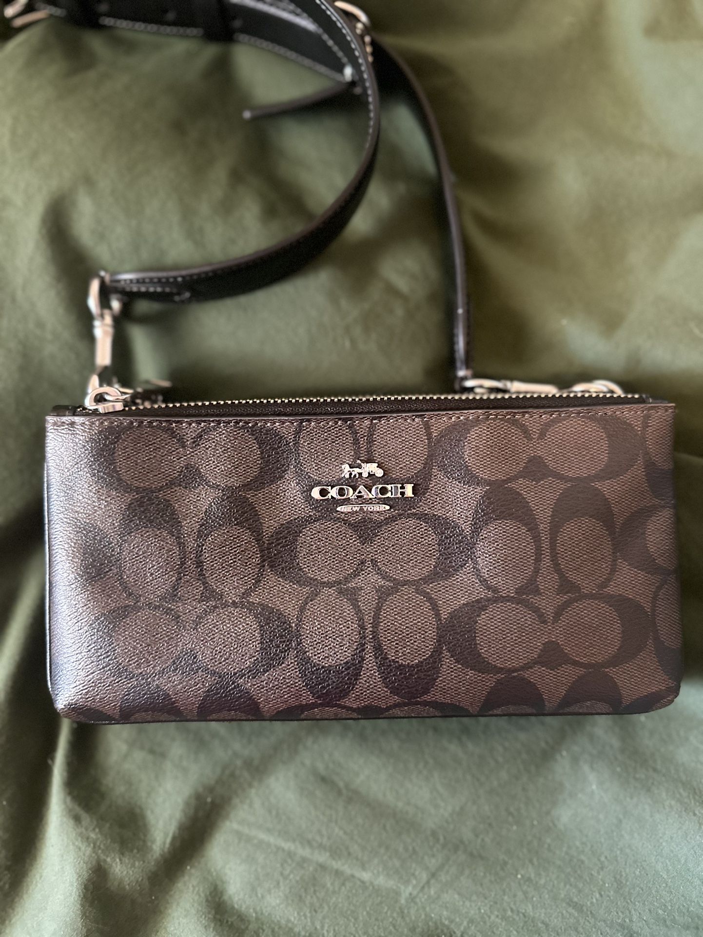 Coach Woman’s Signature double zip crossbody